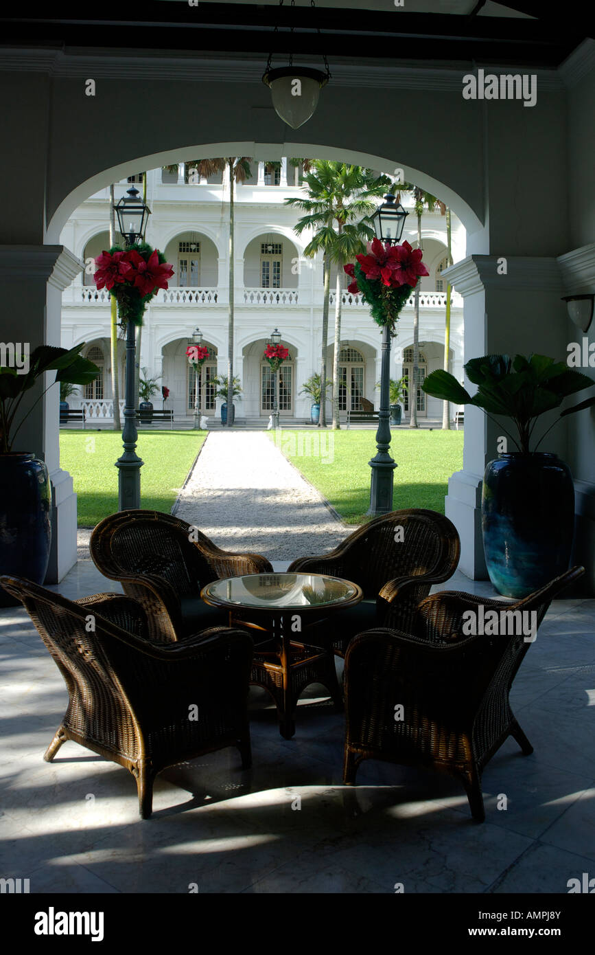 Side courtyard to Raffles Hotel, Singapore Stock Photo - Alamy