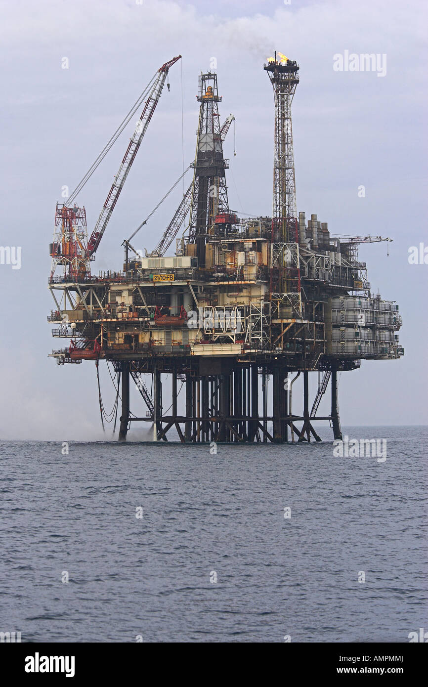 Oil Extraction High Resolution Stock Photography and Images Alamy