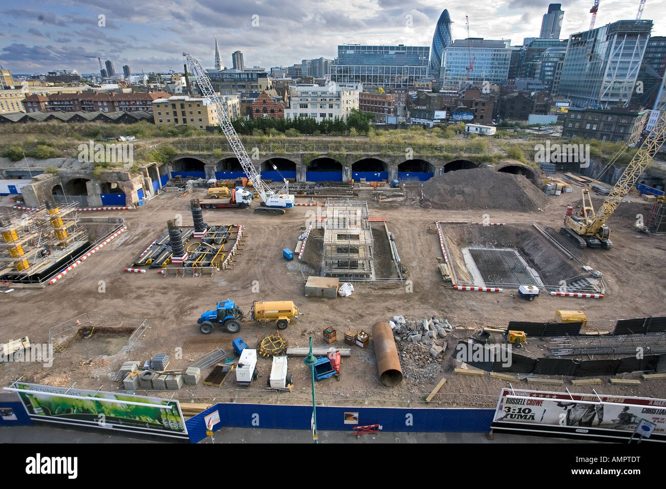 an aerial shot of the East London line being built in London Stock Photo