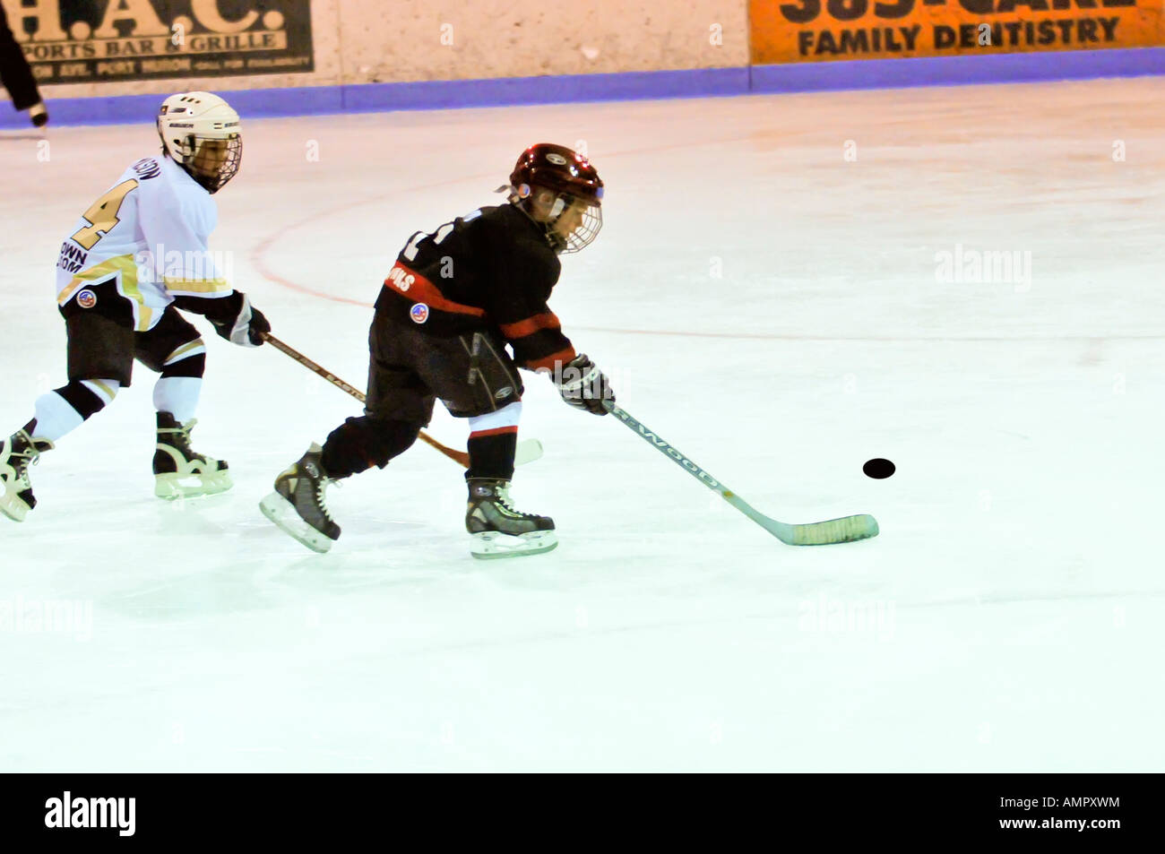 Ice hockey played by 7 year old boys Stock Photo