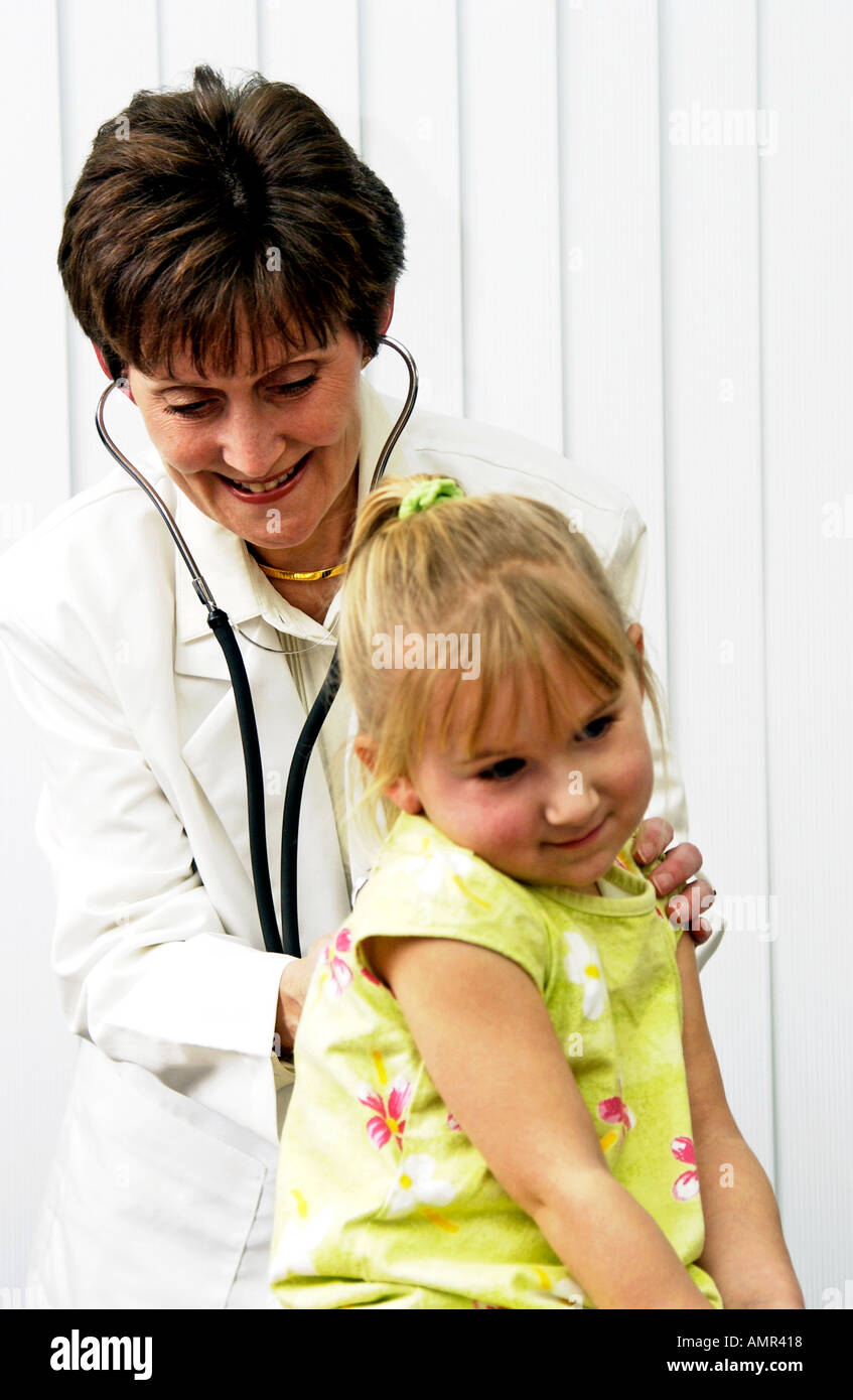 Child Doctor Pediatrician doctor examining child hi-res stock photography and images ...
