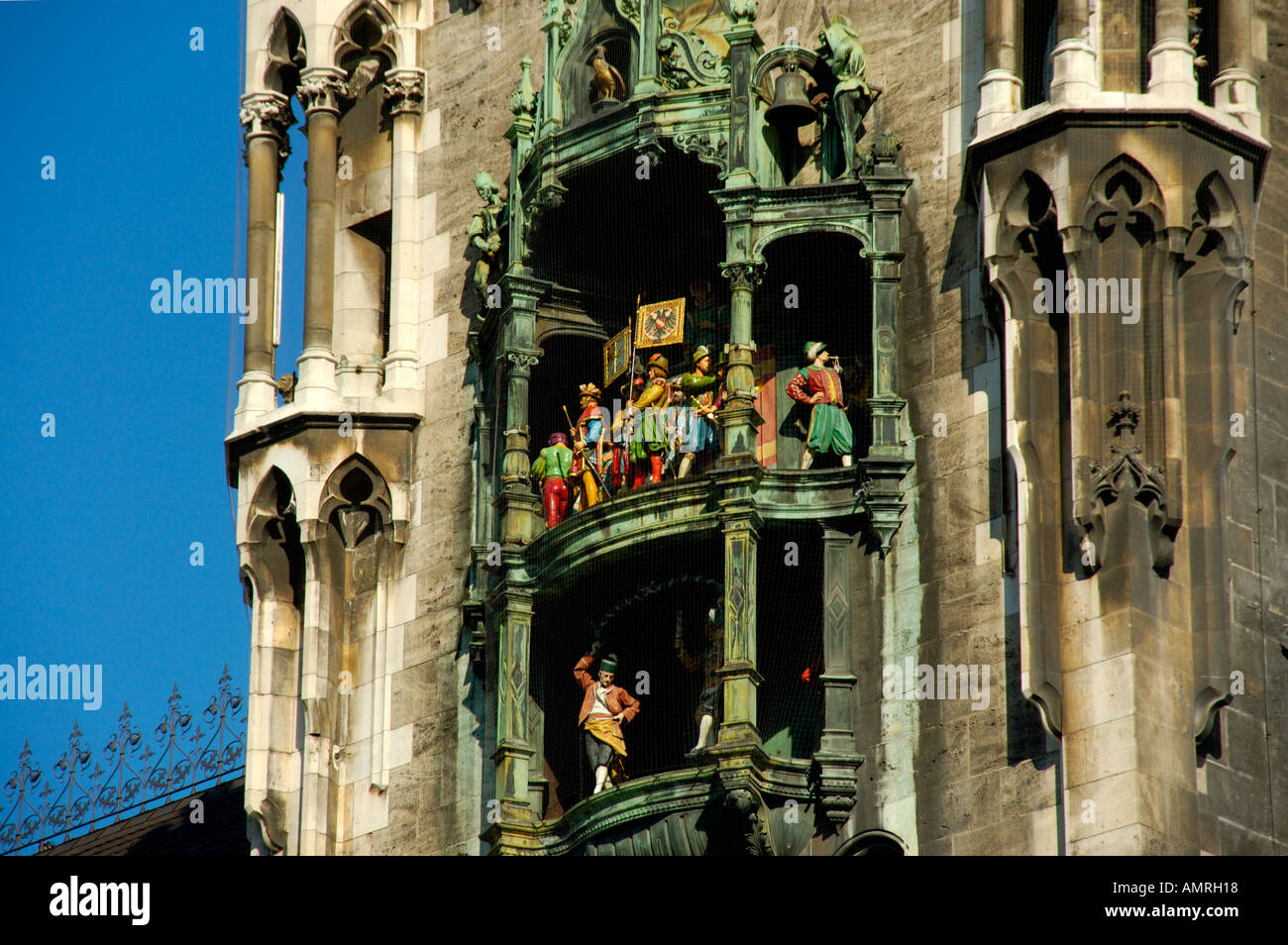 Figures dancing to the glockenspiel cityhall Marienplatz Munich Bavaria Germany Stock Photo Alamy