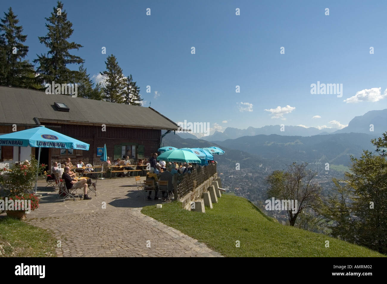 St Martin Hütte am Grasberg Kramer oberhalb von Garmisch Partenkirchen Oberbayern Deutschland St Martin Huette Hütte lodge Stock Photo