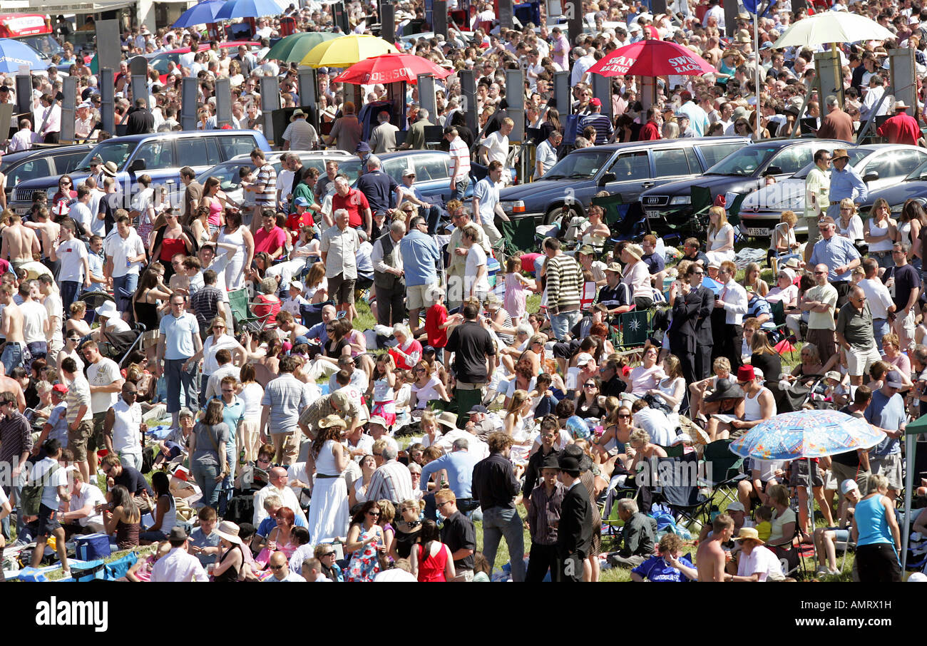 Crowds at the Epsom Downs horse races, Great Britain Stock Photo