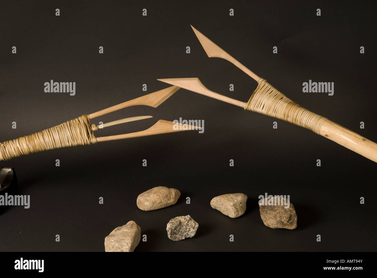 https://c8.alamy.com/comp/AMT94Y/native-american-indian-harpoons-or-spears-AMT94Y.jpg