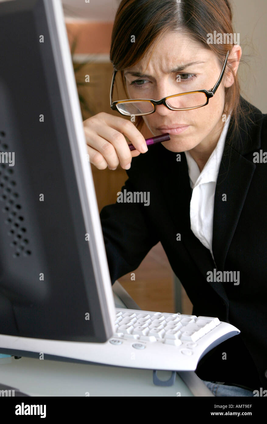 Person looking at computer screen hi-res stock photography and images ...