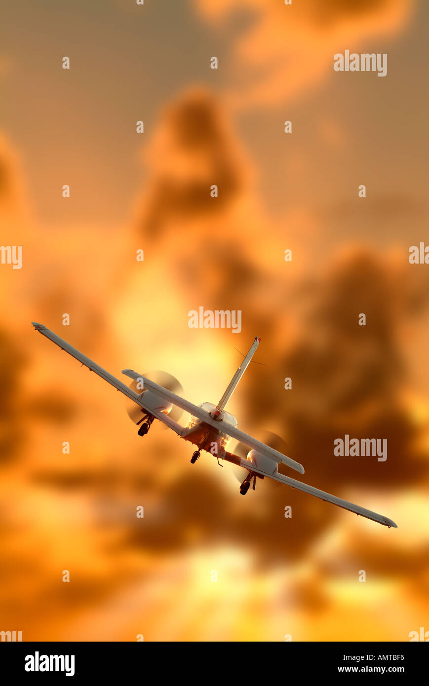 Twin propeller plane hi-res stock photography and images - Alamy