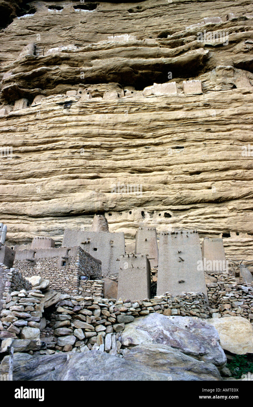 Bandiagara cliff dwellings - Village of Banani Stock Photo