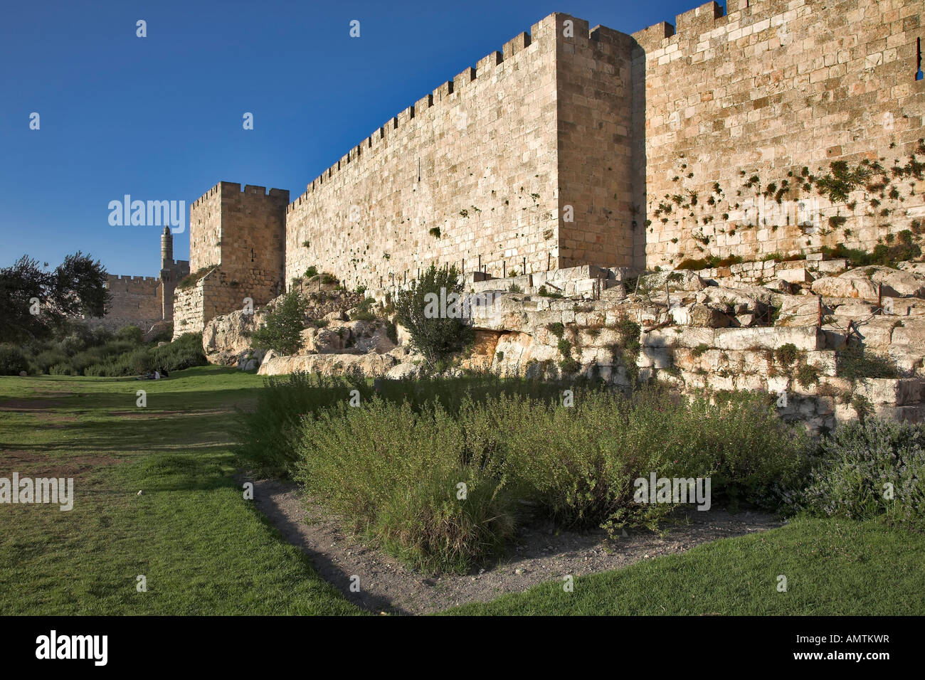 The ancient walls surrounding Old city in Jerusalem Stock Photo Alamy
