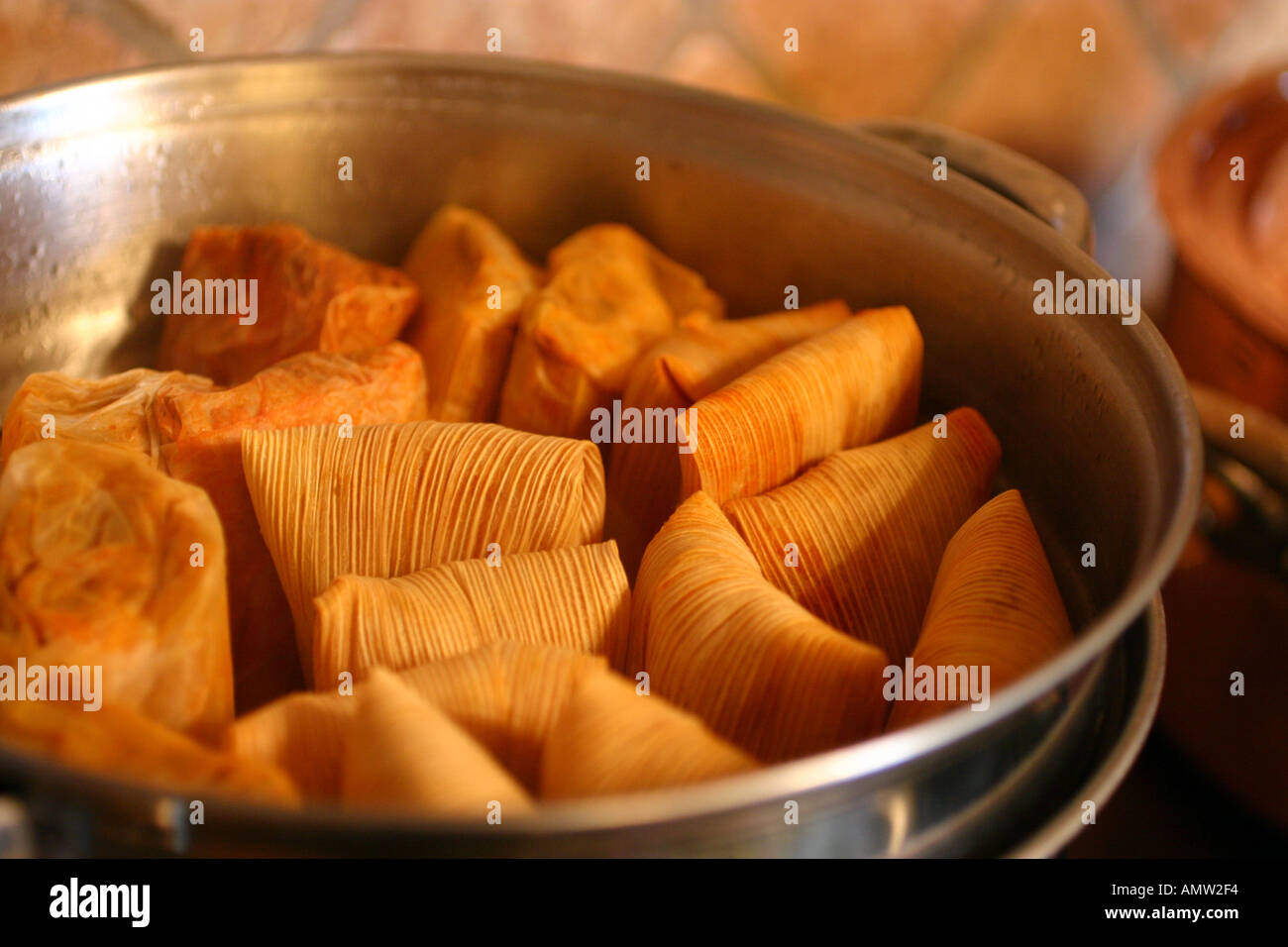 Tamales mexico cook hires stock photography and images Alamy