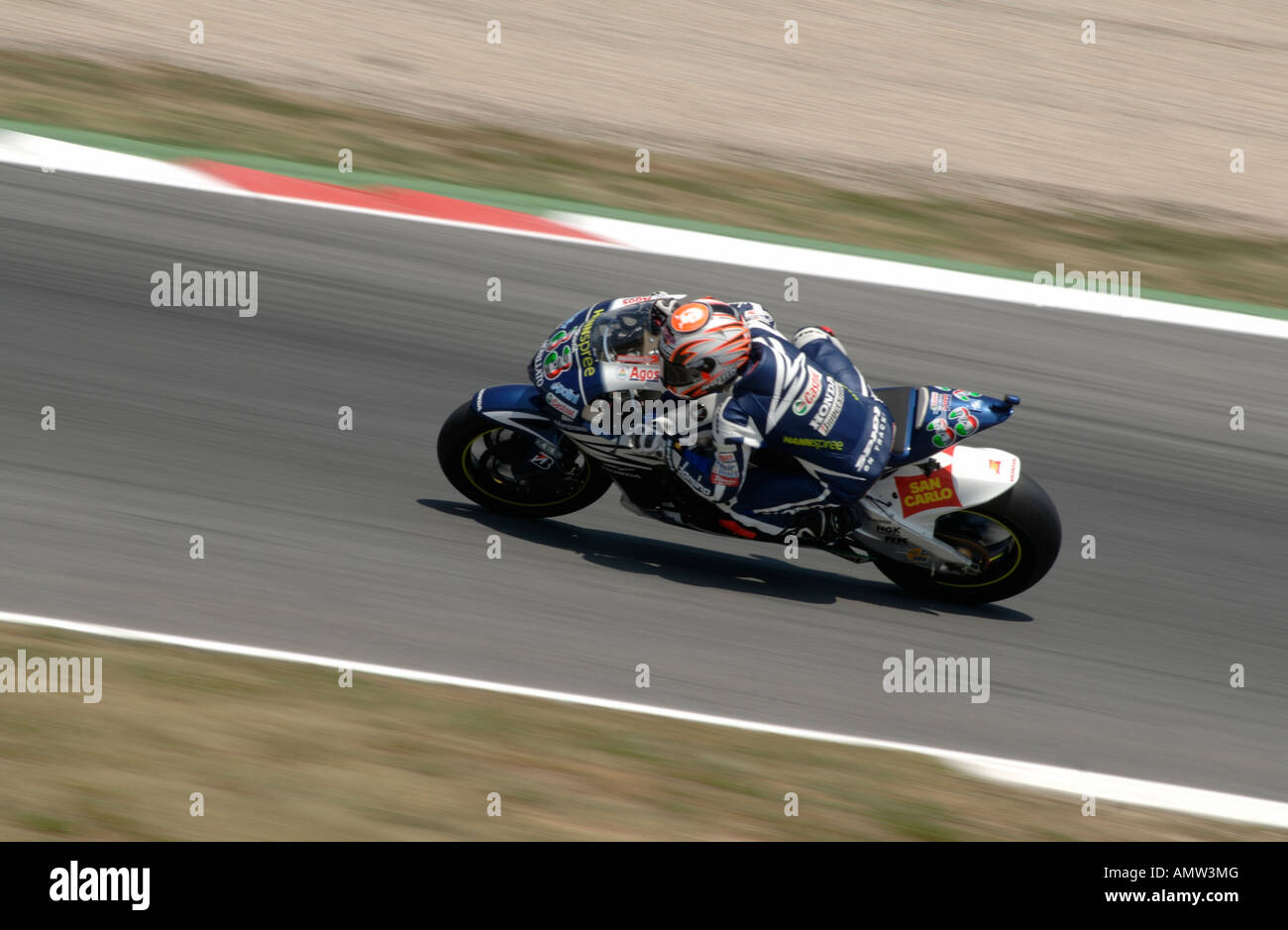 Minichamps 122071033 Honda RC212V Melandri 2007 1