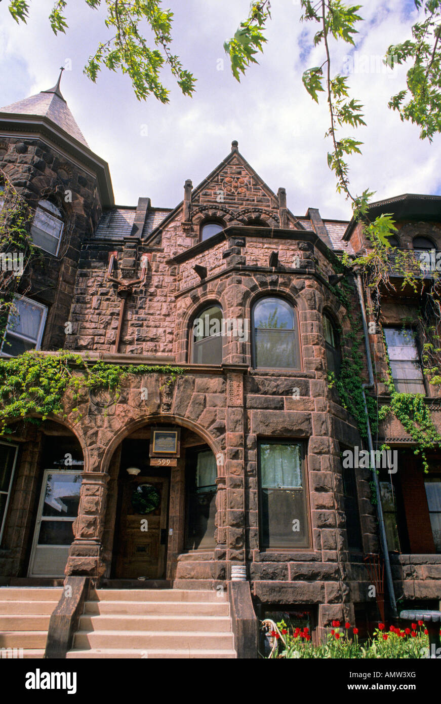 FORMER HOME OF F. SCOTT FITZGERALD ON SUMMIT AVENUE IN ST.PAUL, MINNESOTA.  SPRING. Stock Photo