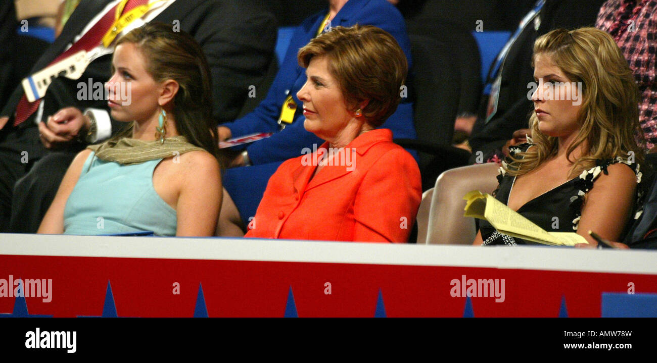 Barbara, Laura, and Jenna Bush watch President George W Bush addressing ...
