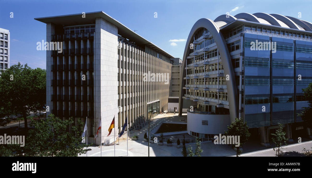 Chamber of Commerce and New Stock Exchange, Berlin, 1998. Overall exterior. Architect: Nicholas Grimshaw and Partners Stock Photo