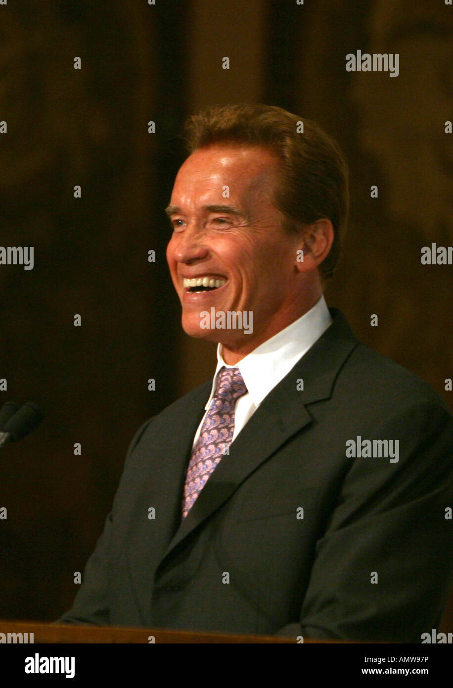 California governor schwarzenegger hi-res stock photography and images