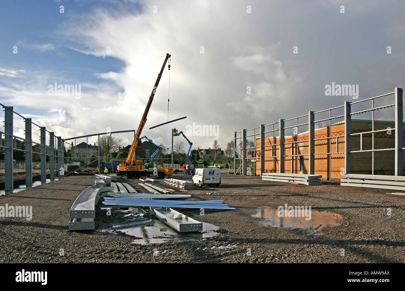 Lifting steel beams hi-res stock photography and images - Alamy