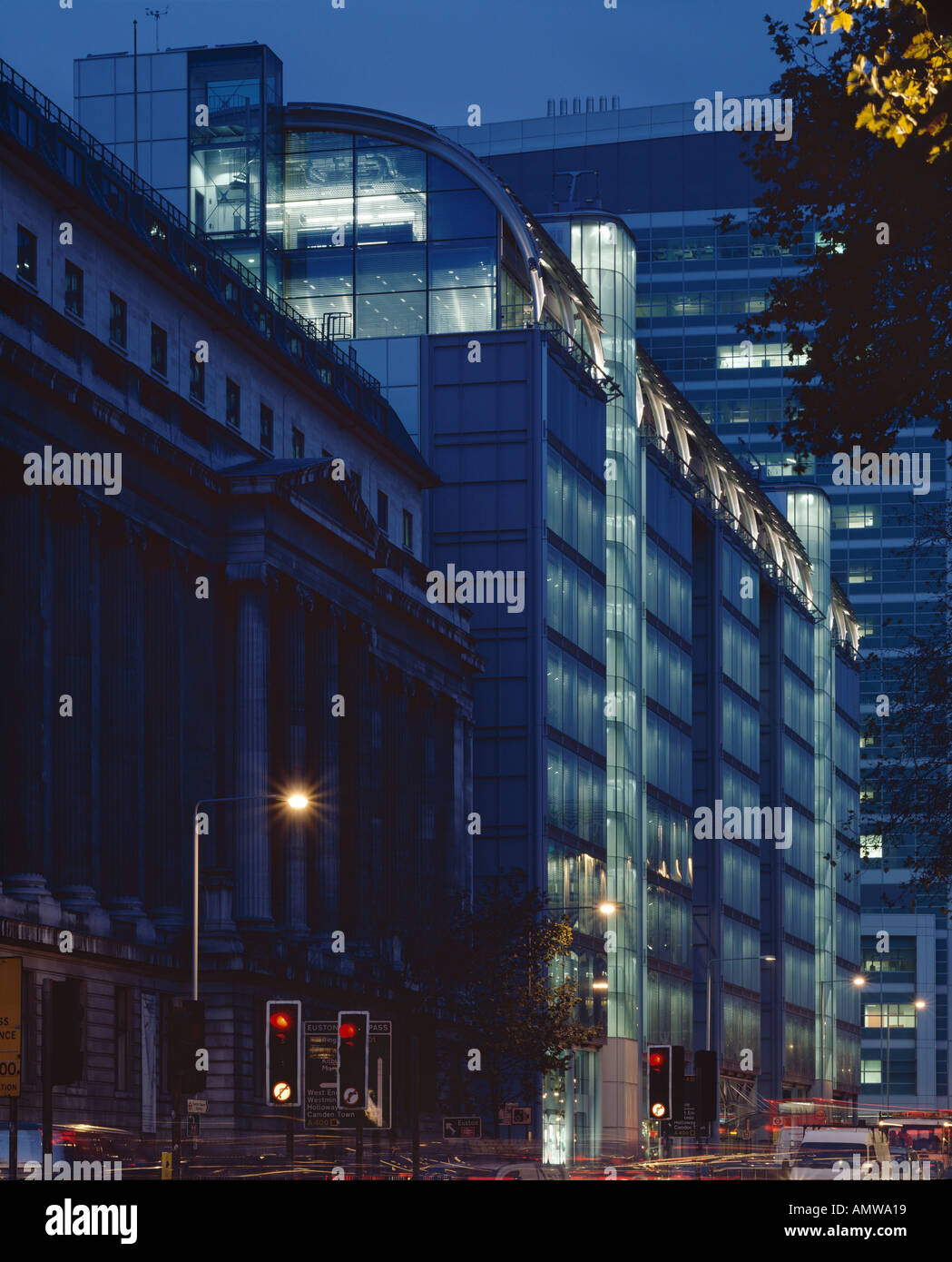 The Gibbs Building, Wellcome Trust HQ,  215 Euston Road, London, NW1. Night time exterior. Stock Photo