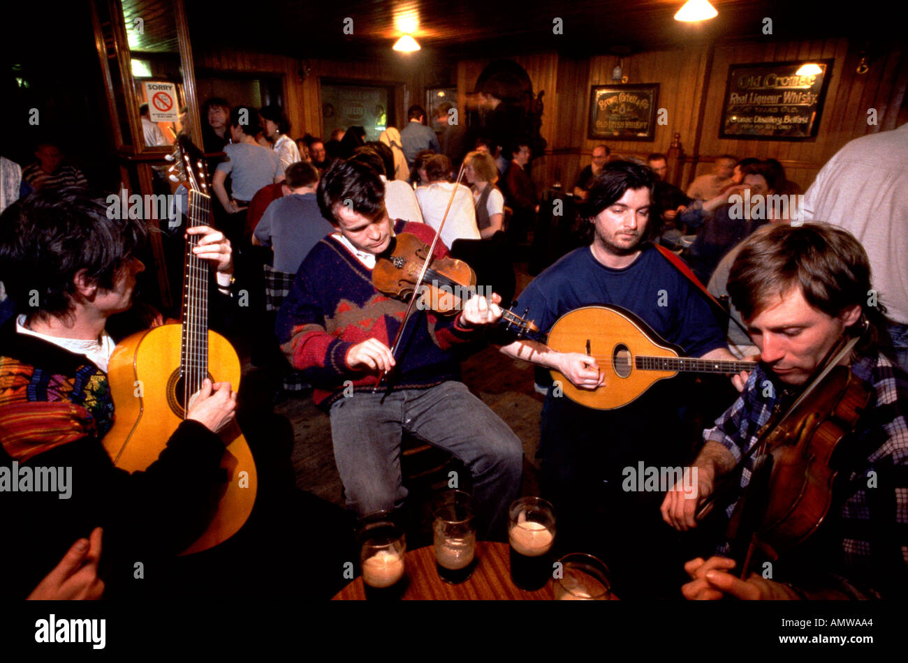 Maddens Bar Belfast Northern Ireland Stock Photo Alamy
