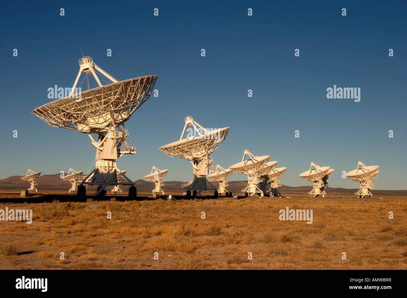25m antenna hi-res stock photography and images - Alamy