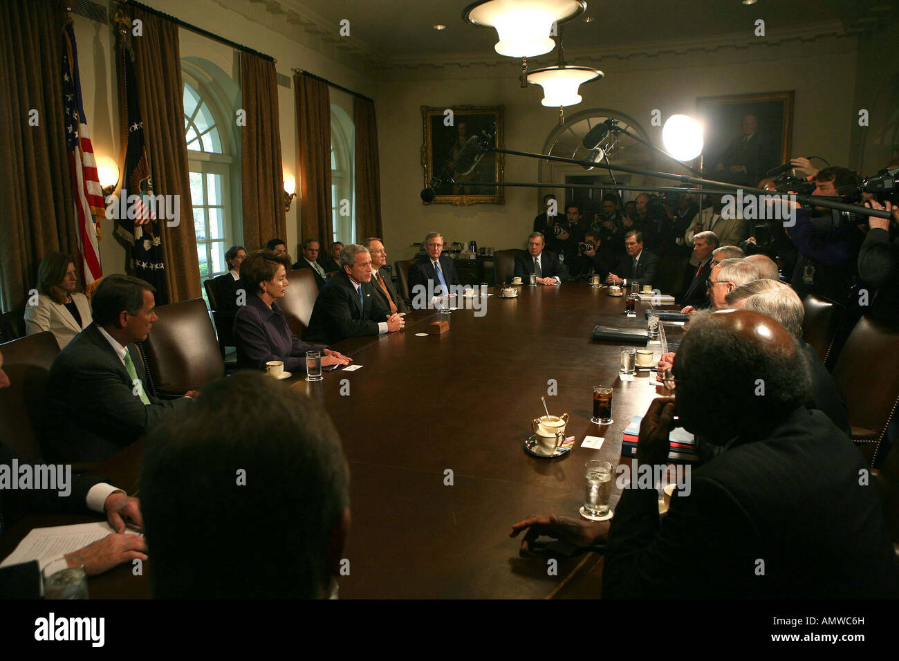 George W Bush meets with the bipartisan and bicameral leadership in the Cabinet Room of the White House on April 18,2007. Stock Photo