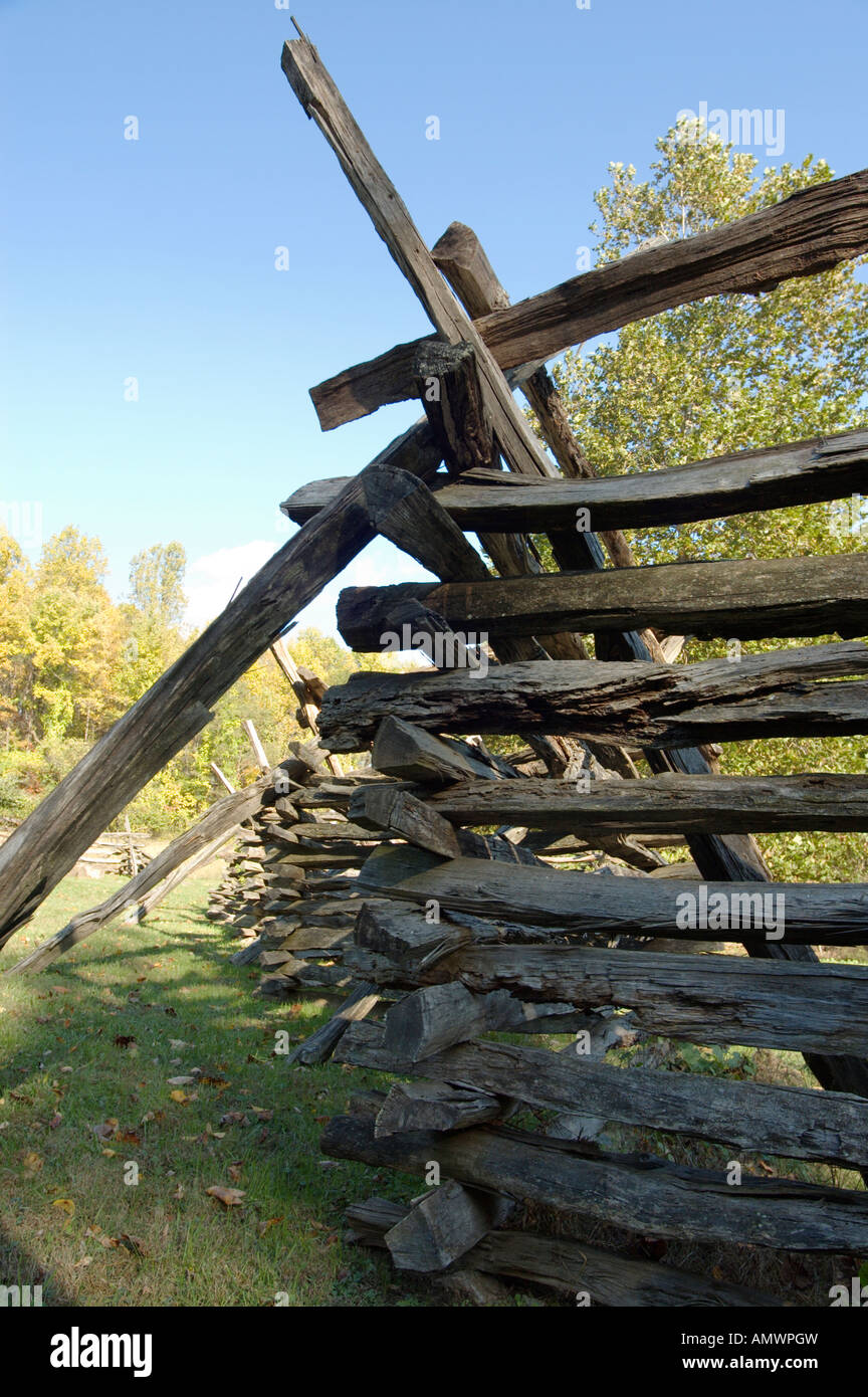 Splitrail fence detail in the colonial american style Stock Photo Alamy