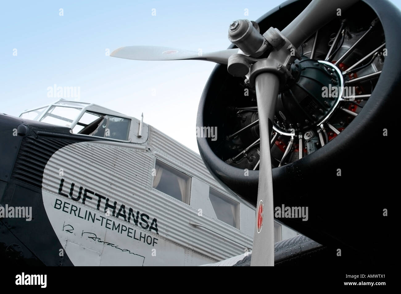 junkers ju 52 cockpit, cabin and motor Stock Photo Alamy