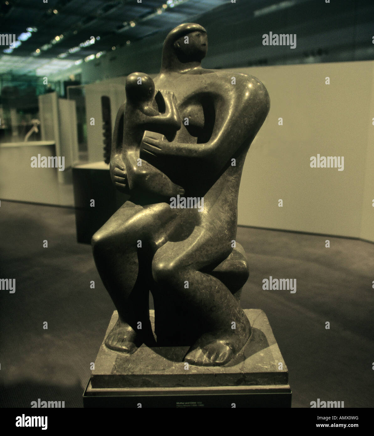 Henry Moore sculpture MOTHER AND CHILD Stock Photo