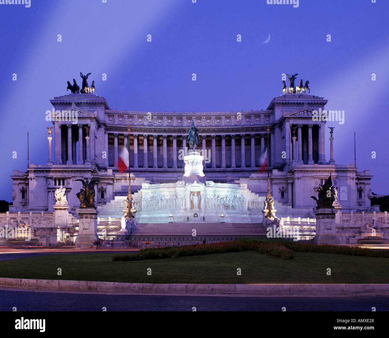 Vittorio Rome IT - ROME: Vittorio Emanuele II Monument by night Stock Photo - Alamy