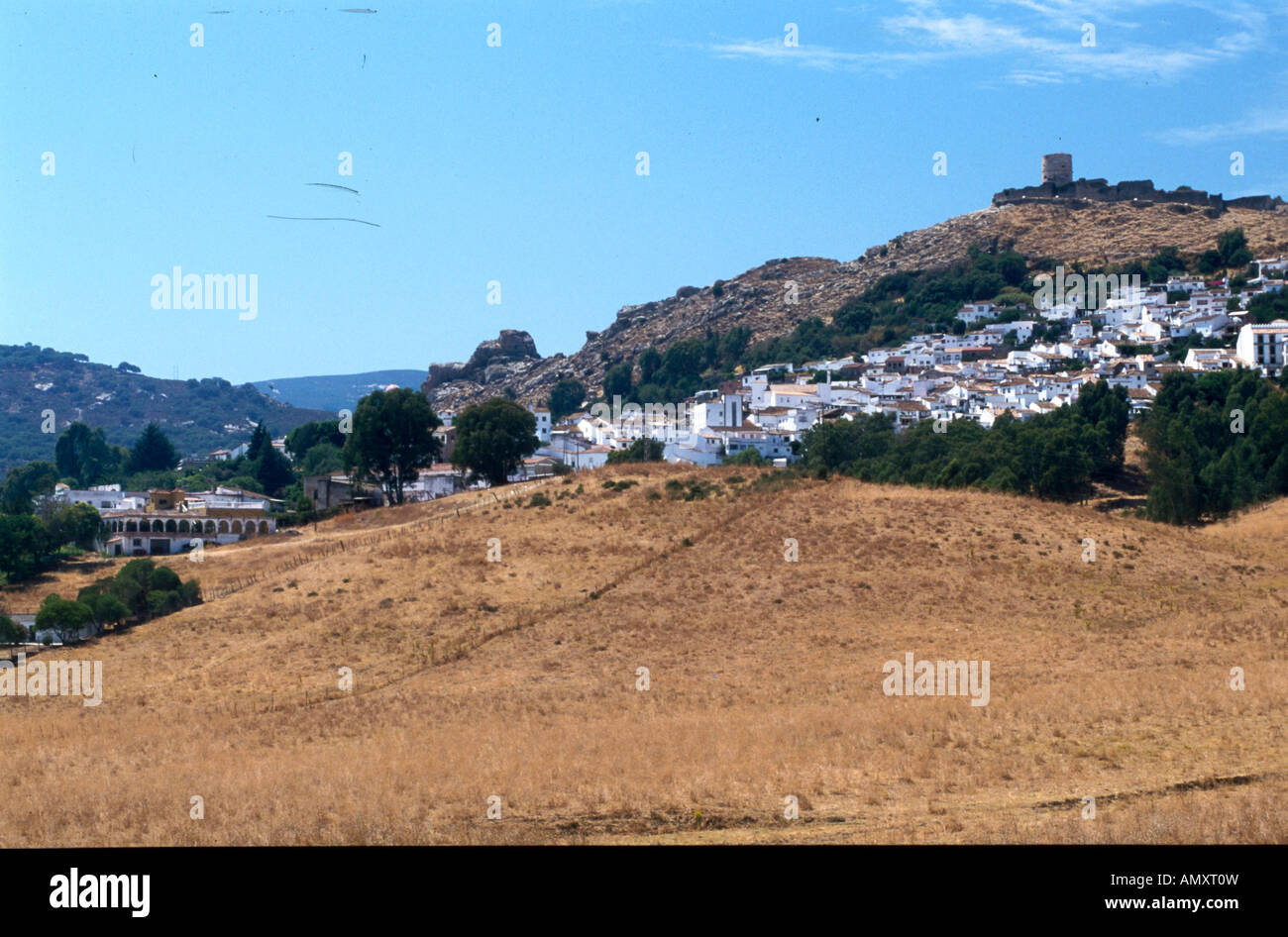 Street scene hill village hi-res stock photography and images - Alamy