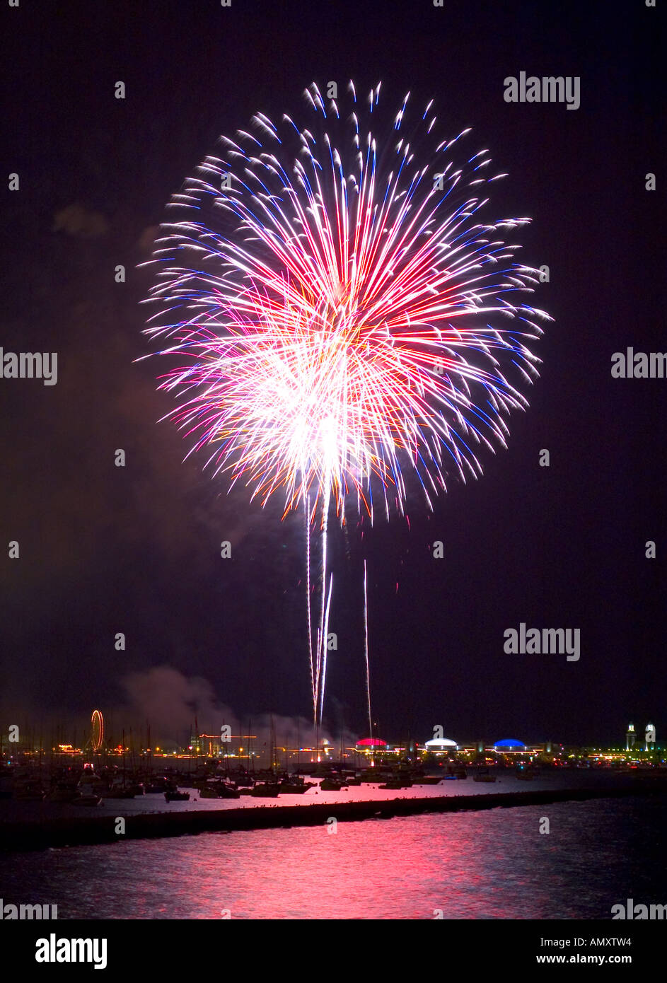 4th of July fireworks in Chicago Stock Photo Alamy