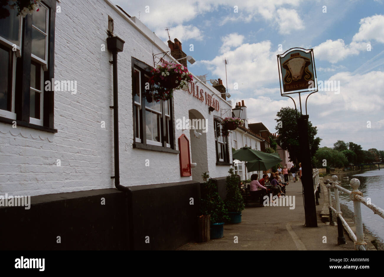 The Bulls Head pub, Strand on the Green, Chiswick, London, UK Stock Photo