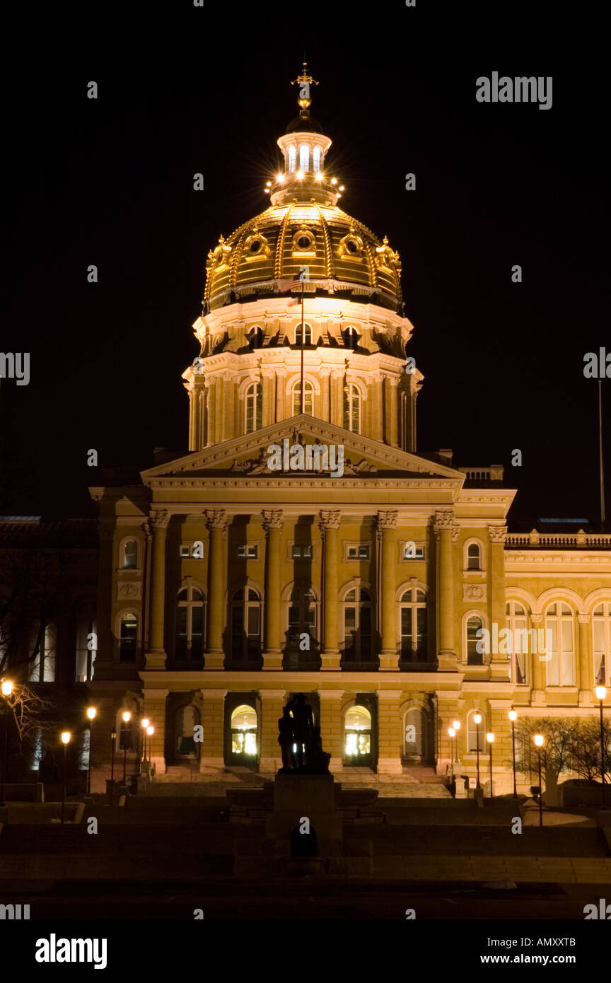 Des Moines, Iowa capitol building at night Stock Photo