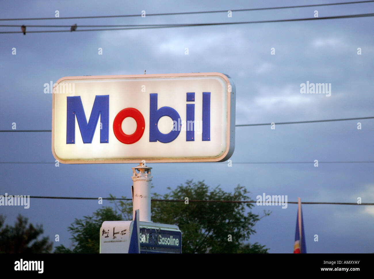 Mobil oil company hires stock photography and images Alamy