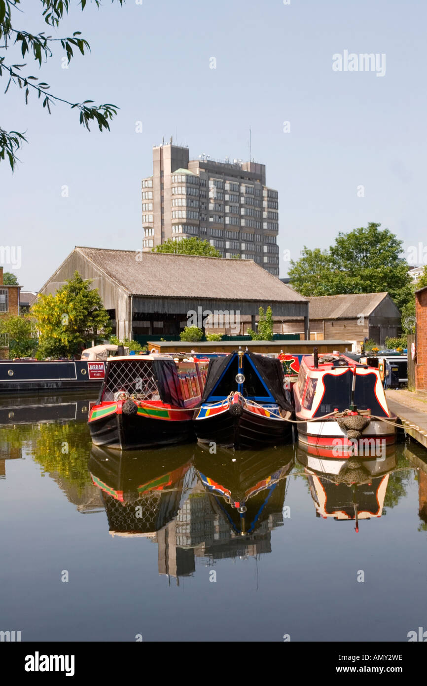 Grand union canal wendover arm hi-res stock photography and images - Alamy