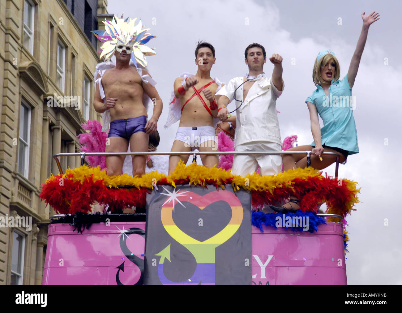 mardi gras jd wetherspoon manchester reviews