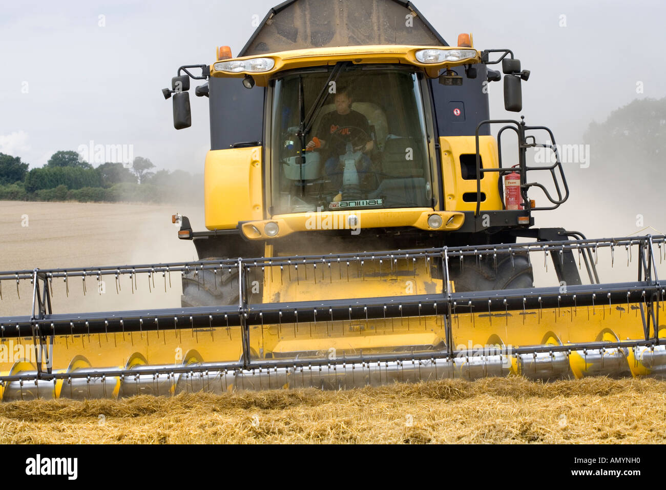 Combine harvesters england hi-res stock photography and images - Alamy