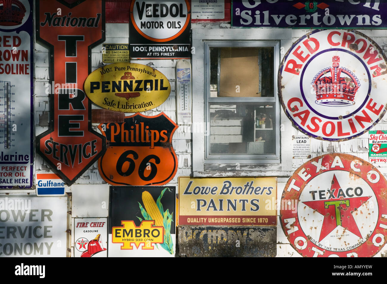 Vintage gas station hires stock photography and images Alamy