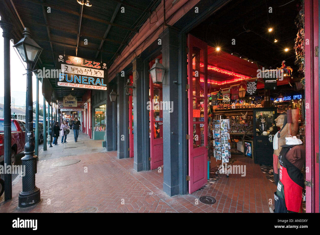 Shops near French Market on Decatur Street, French Quarter, New Orleans, Lousiana, USA Stock Photo
