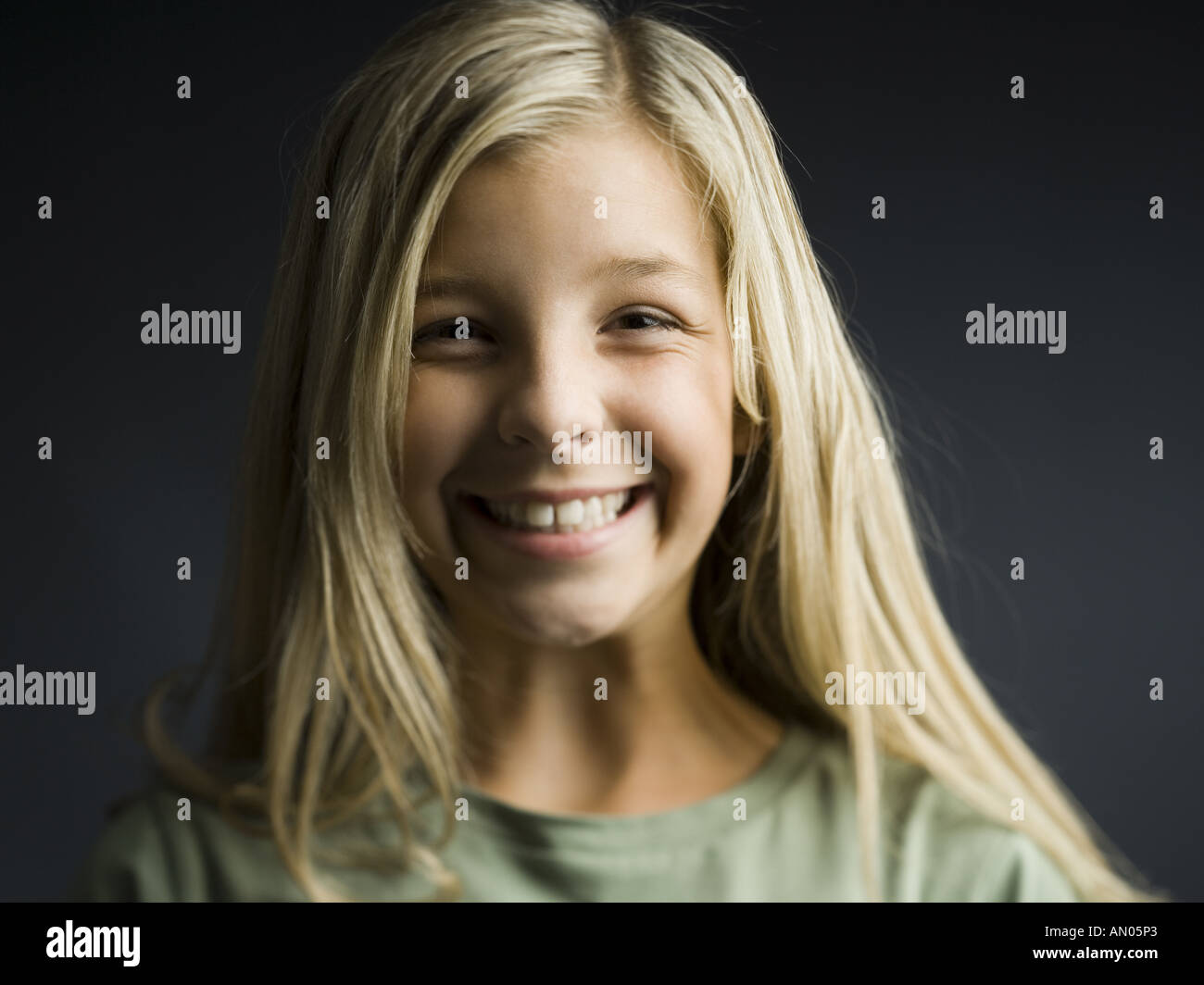Portrait of a girl smiling Stock Photo - Alamy