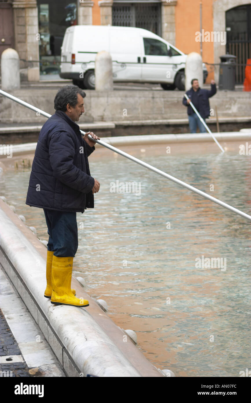 Fountain cleaner hires stock photography and images Alamy