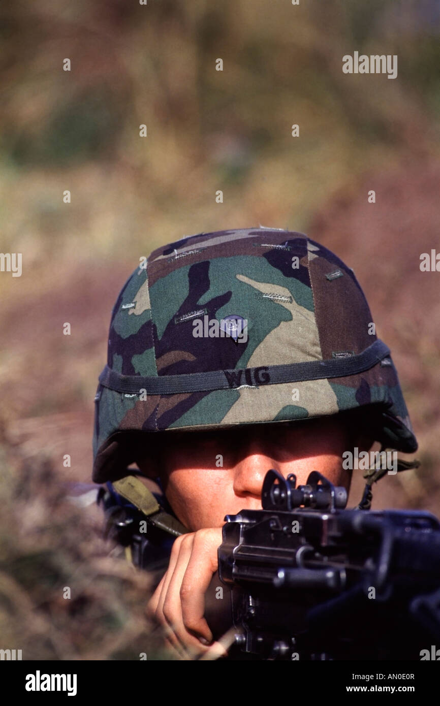 American Soldier aiming his M60 Machine gun during 'Peacekeeper 94' a Russian American military exercise in Totskoye, Russia Stock Photo