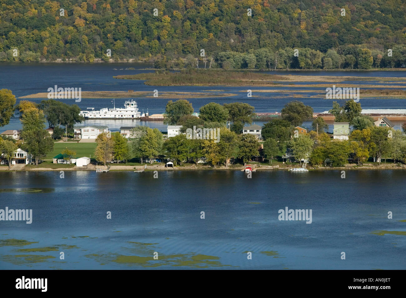 USA, IOWA, Guttenberg Mississippi River & River Barge Stock Photo Alamy