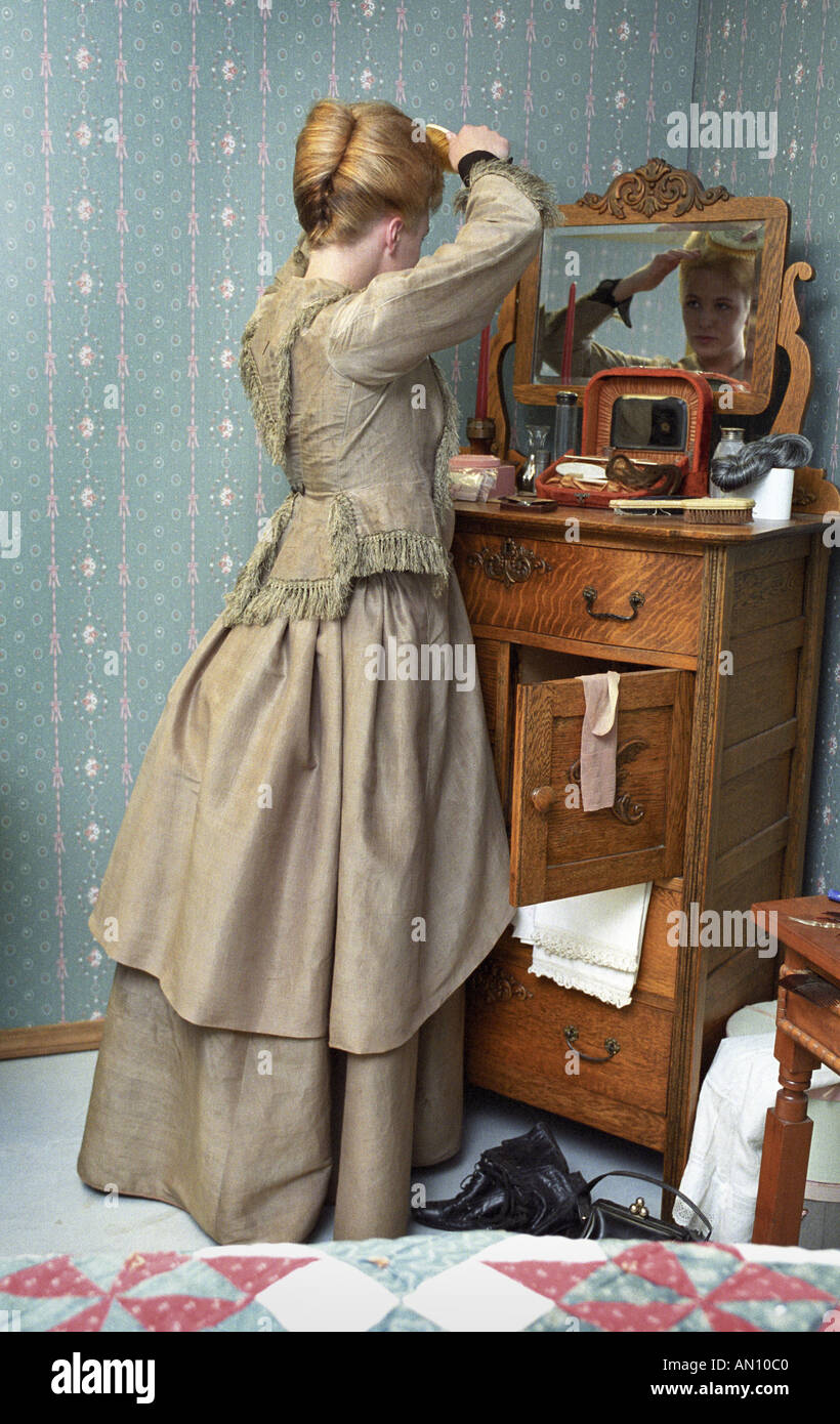 Vintage woman hi-res stock photography and images - Alamy