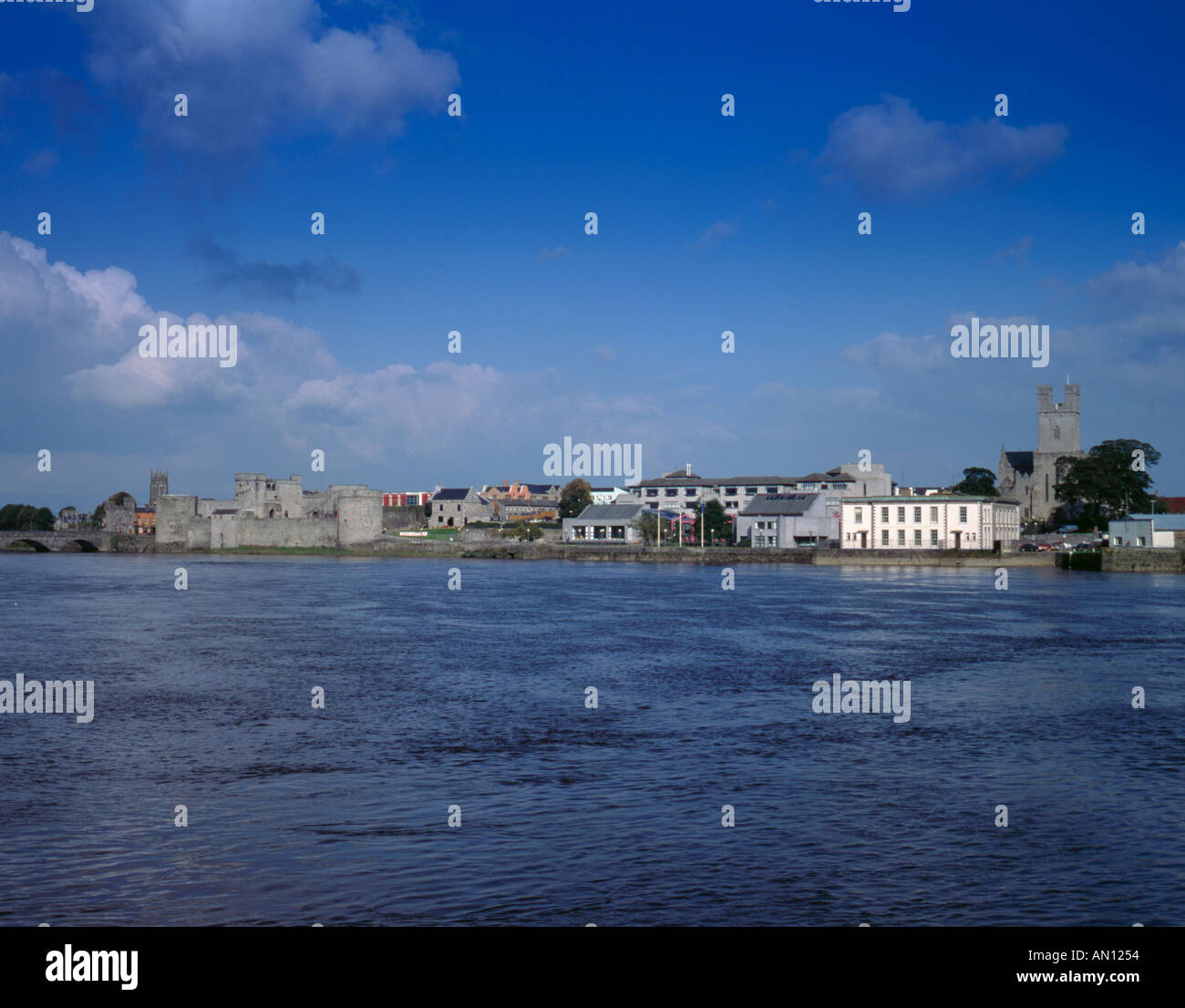 Panorama of 'King John's Castle' and the 'English Town' seen over the River Shannon, Limerick, County Limerick, Eire (Ireland). Stock Photo