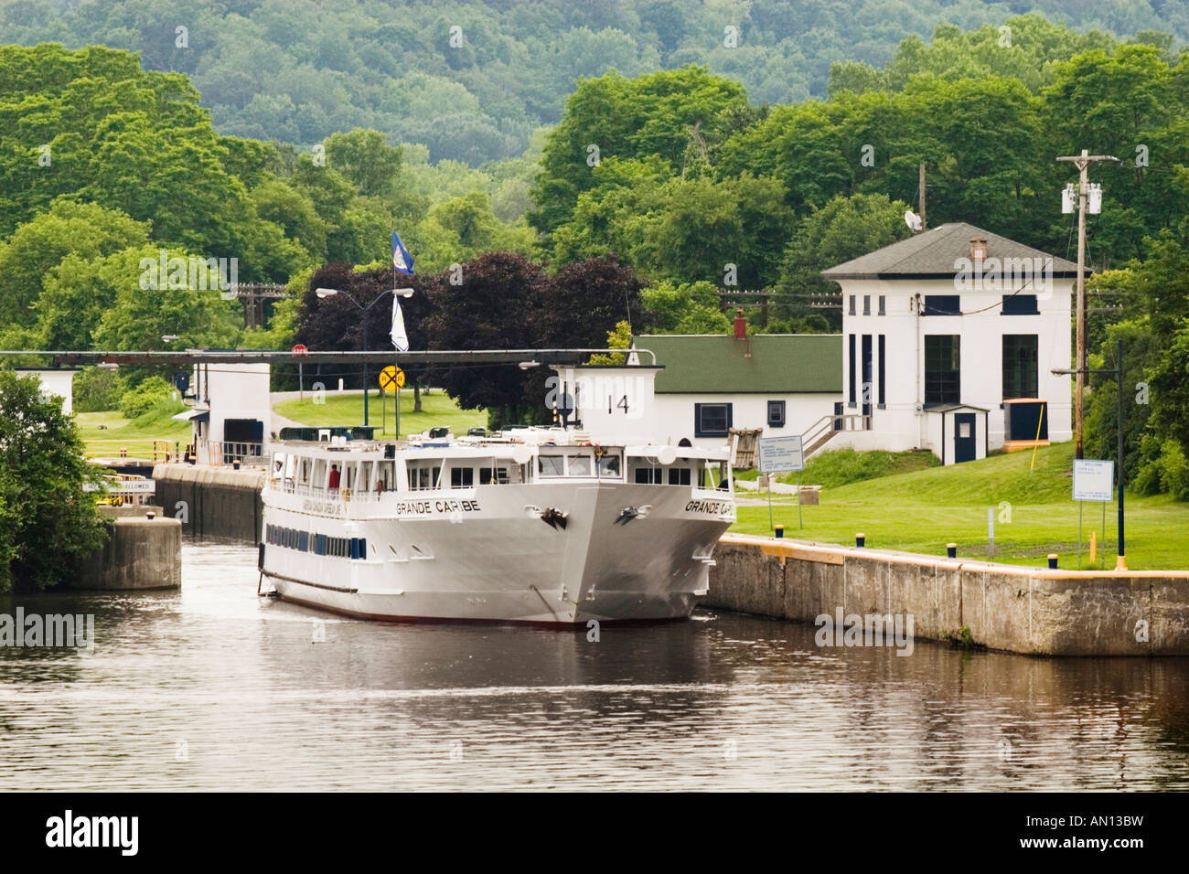 Huge cruise ship Grande Caribe passes through lock 14 Canajoharie on