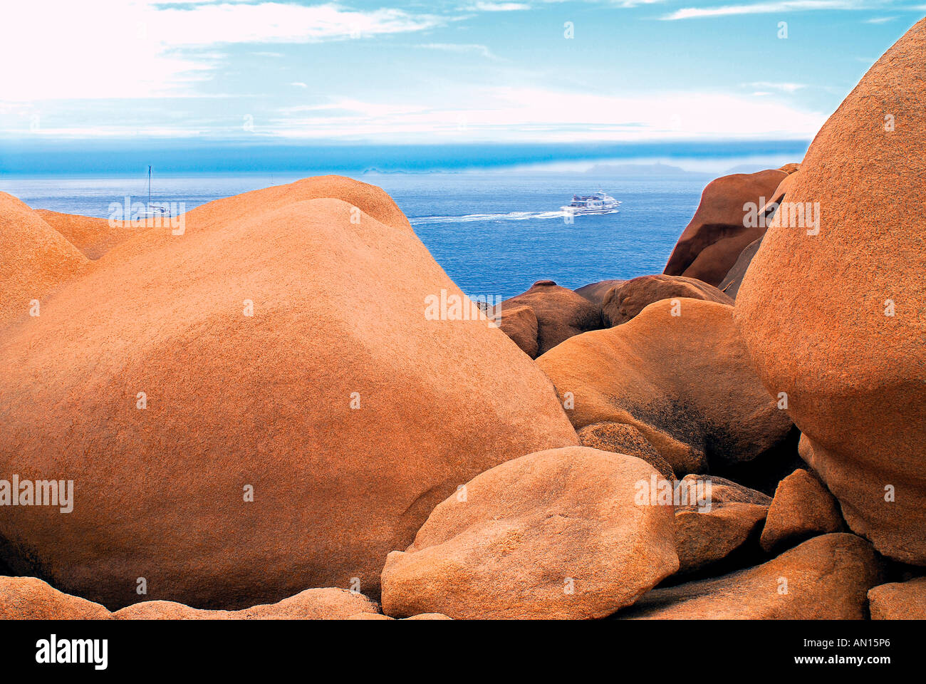 Giant rocks at the Cote granit rose between Ploumanac´h and Perros Guirec, Brittany, France Stock Photo
