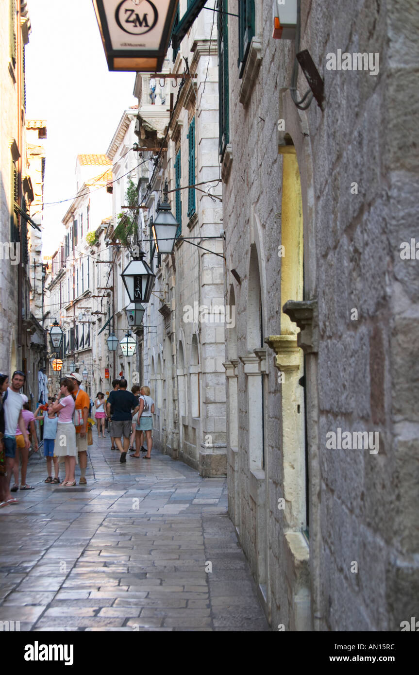 The narrow Od Puca shopping street with tourists and old buildings Dubrovnik, old city. Dalmatian Coast, Croatia, Europe. Stock Photo