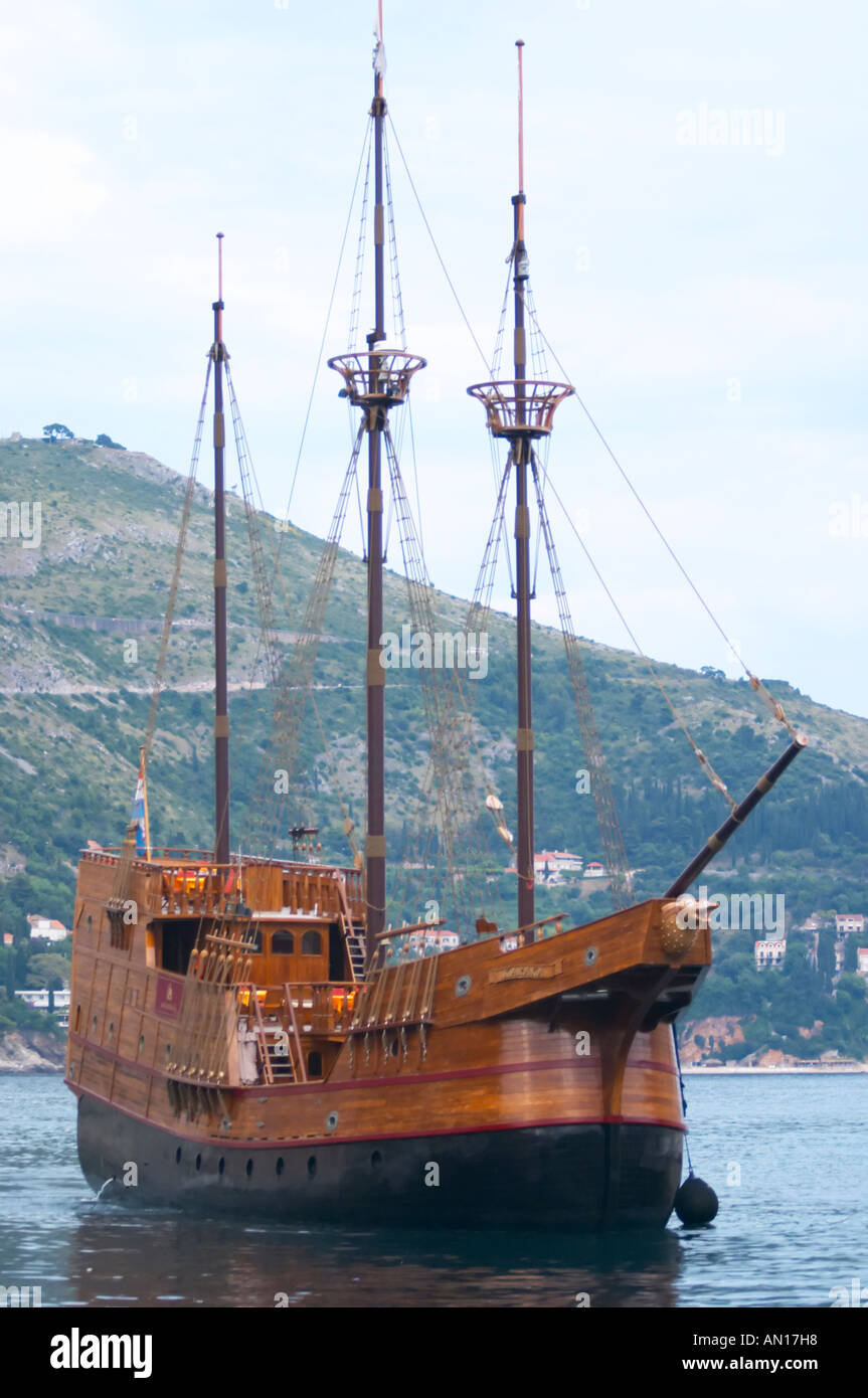 The Karaka 16 century galleon replica boat in the old harbour Dubrovnik,  old city. Dalmatian Coast, Croatia, Europe Stock Photo - Alamy