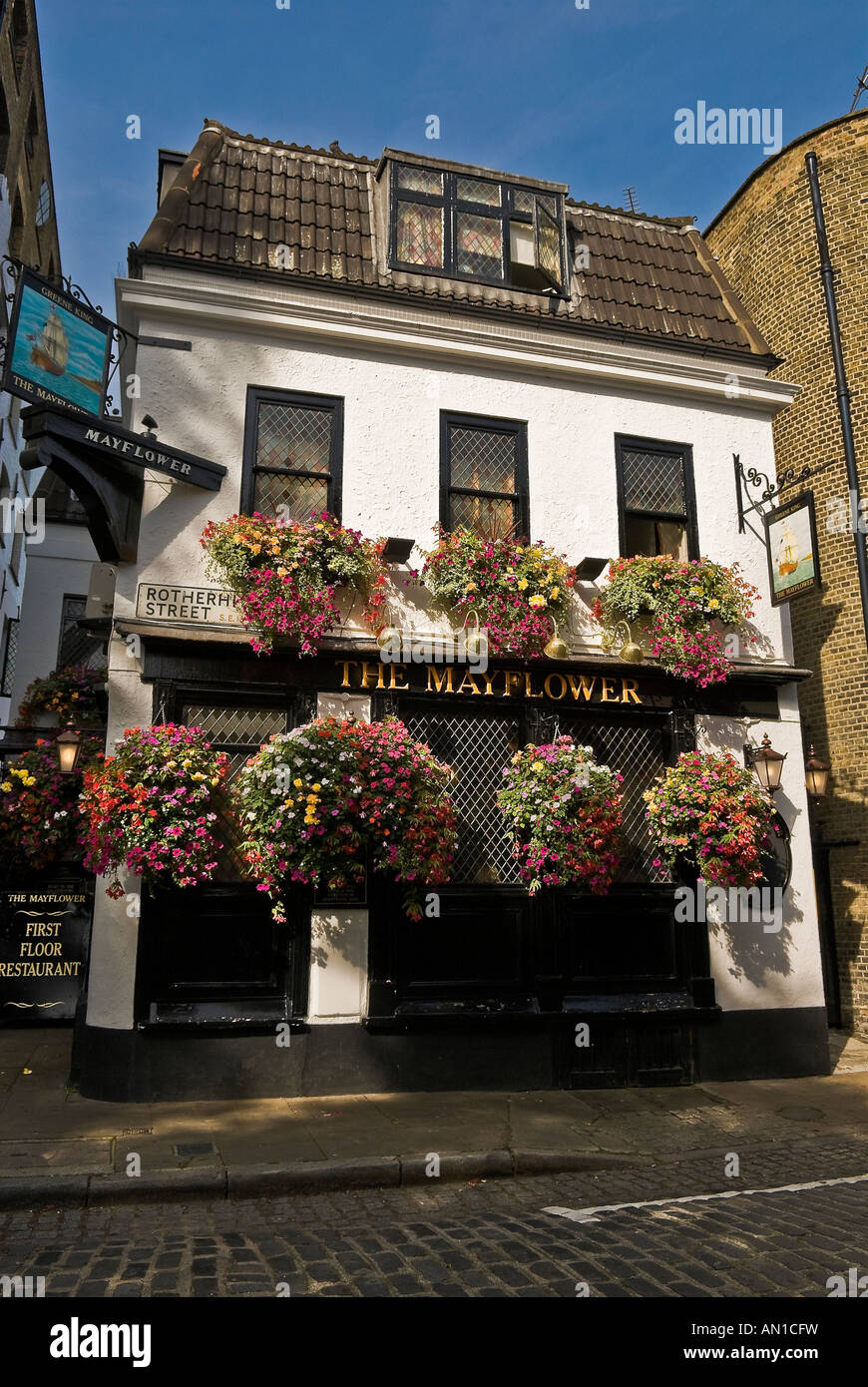 The Mayflower Inn pub and restaurant in Rotherhithe, London, SE16 Stock Photo