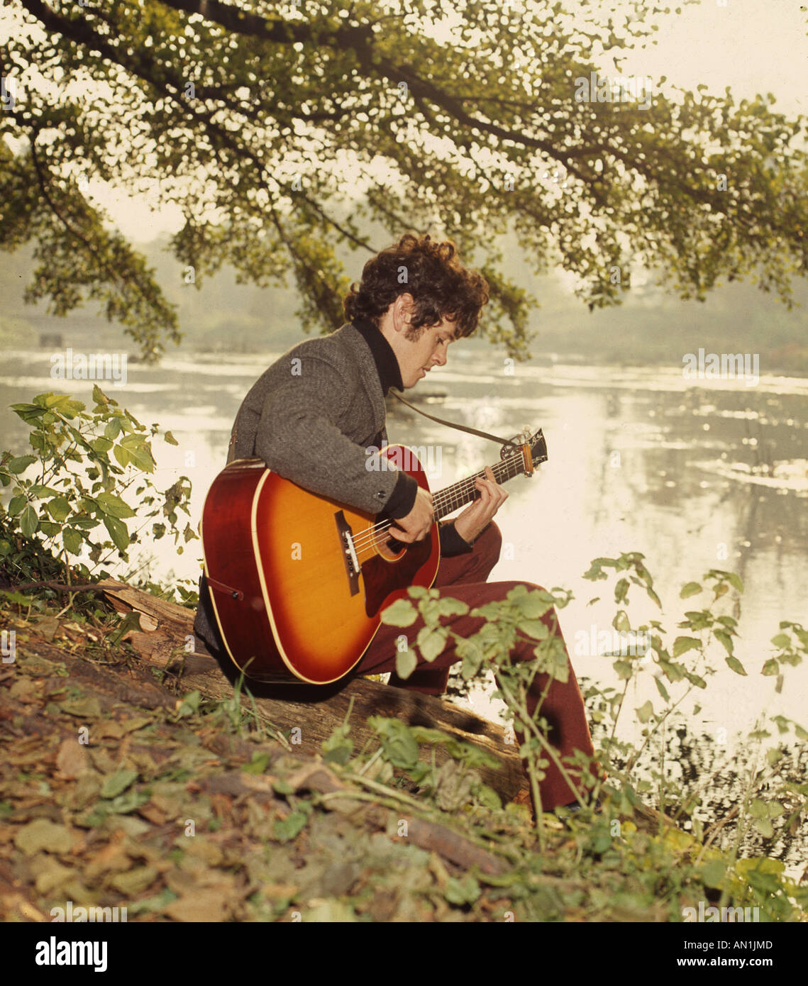 DONOVAN Leitch - Scottish folk singer in 1965 Stock Photo - Alamy
